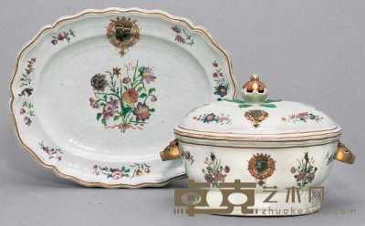 约1760年 粉彩法国氏族徽章纹盖碗连座 宽40.5cm